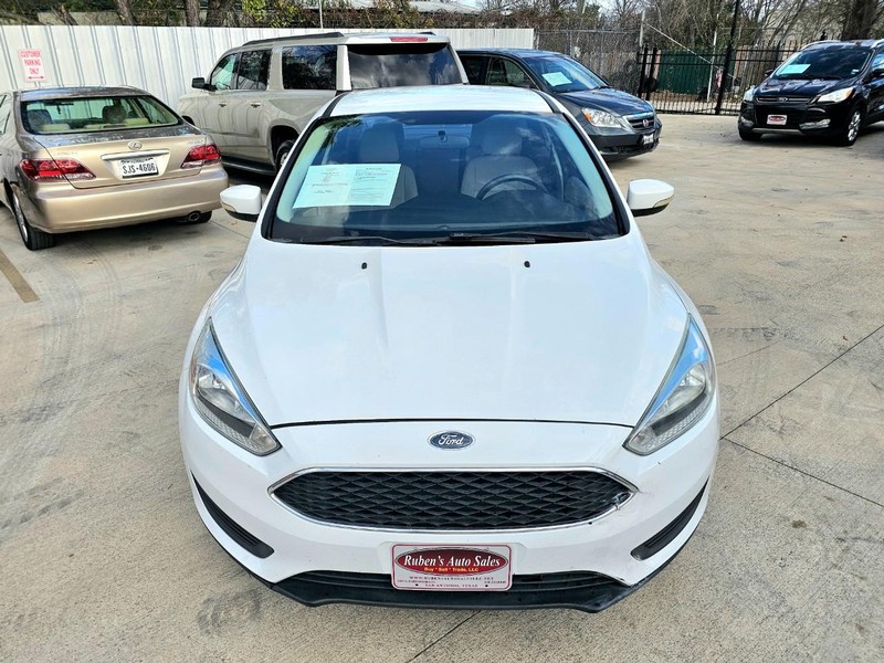 Ford Focus Vehicle Image 08