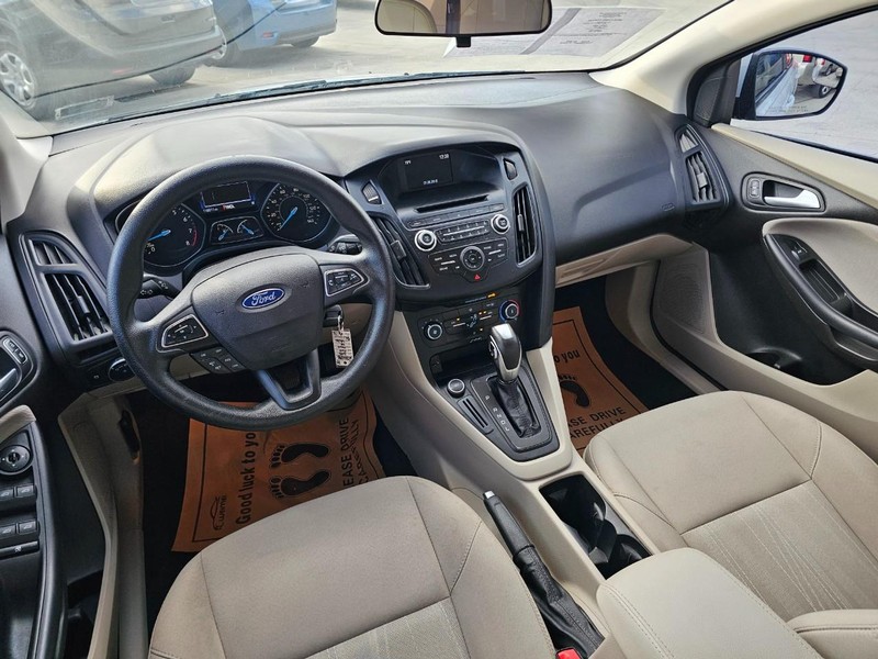 Ford Focus Vehicle Image 12