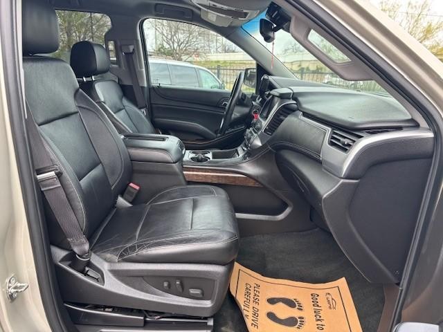 Chevrolet Suburban Vehicle Image 20