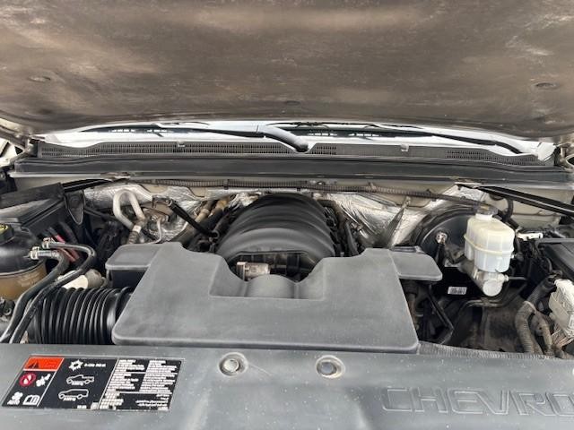 Chevrolet Suburban Vehicle Image 22