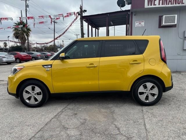Kia Soul Vehicle Image 02