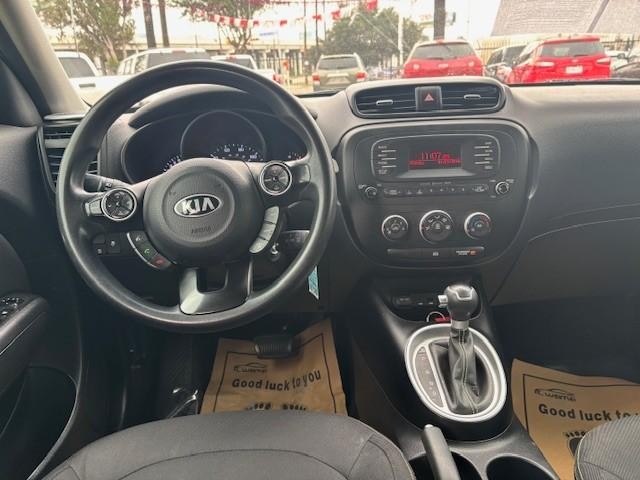 Kia Soul Vehicle Image 12