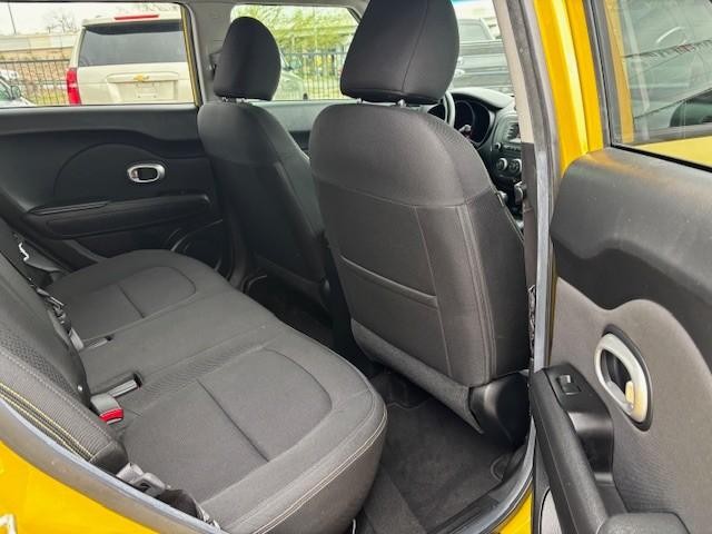 Kia Soul Vehicle Image 15