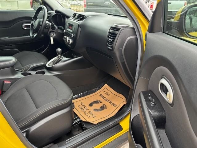 Kia Soul Vehicle Image 17