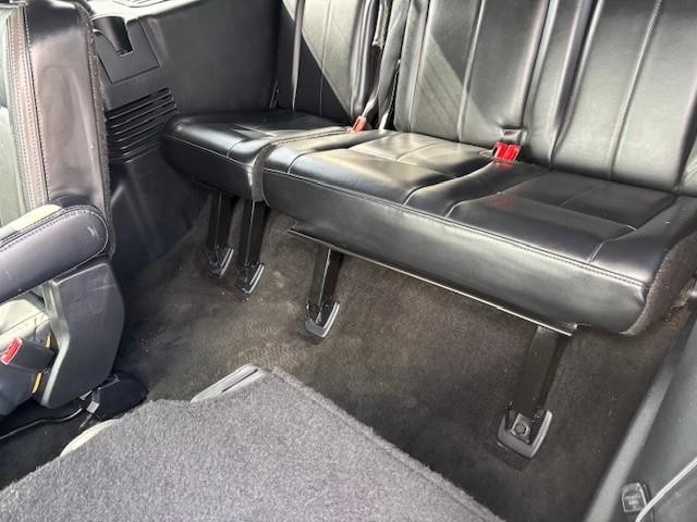 Ford Expedition Vehicle Image 14
