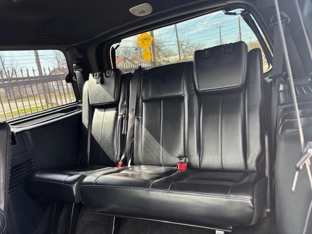 Ford Expedition Vehicle Image 15
