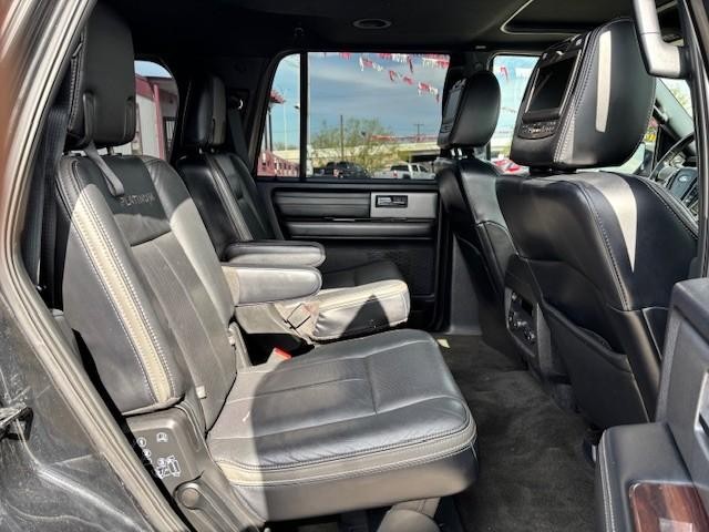 Ford Expedition Vehicle Image 17