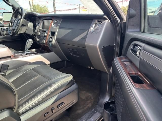 Ford Expedition Vehicle Image 18