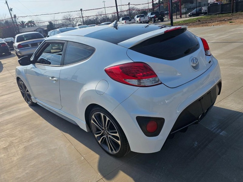 Hyundai Veloster Vehicle Image 03