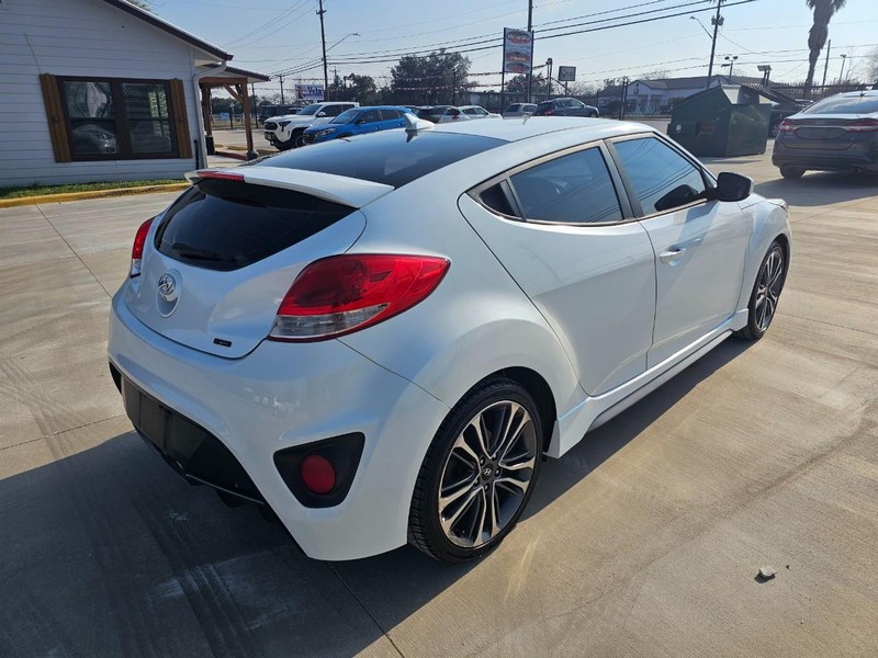 Hyundai Veloster Vehicle Image 05