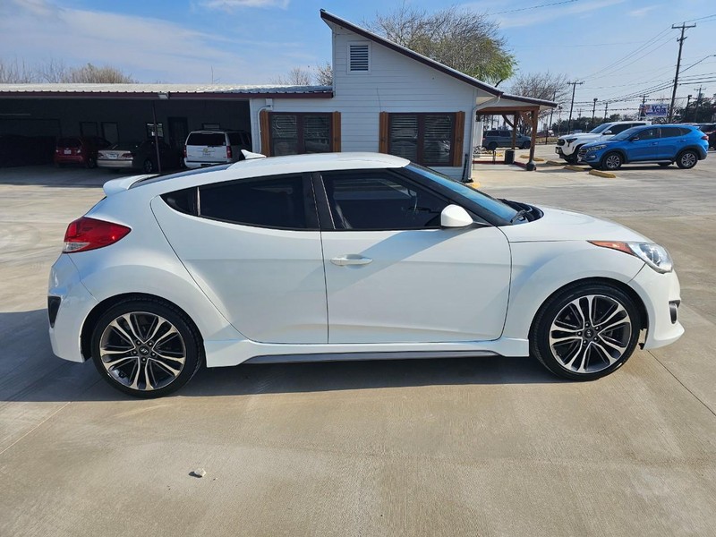 Hyundai Veloster Vehicle Image 06