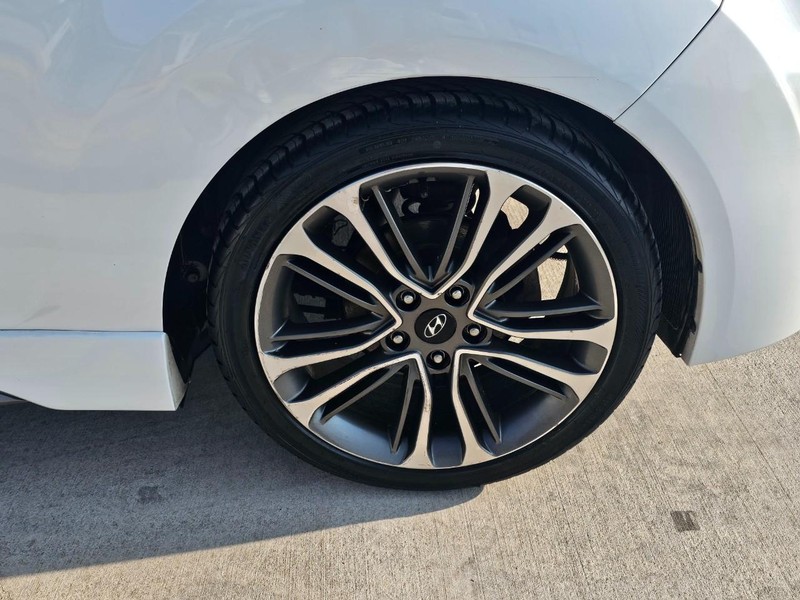 Hyundai Veloster Vehicle Image 08