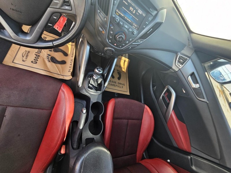 Hyundai Veloster Vehicle Image 14