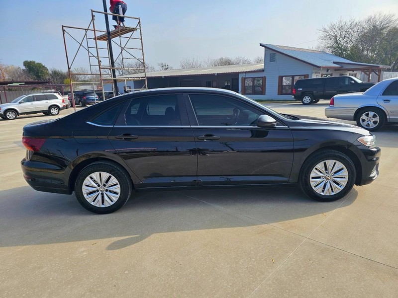 Volkswagen Jetta Vehicle Image 06