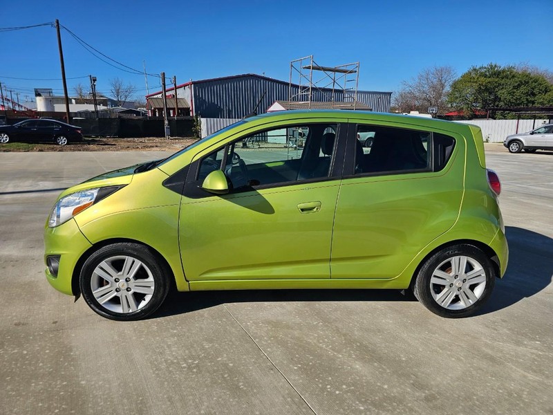 Chevrolet Spark Vehicle Image 02