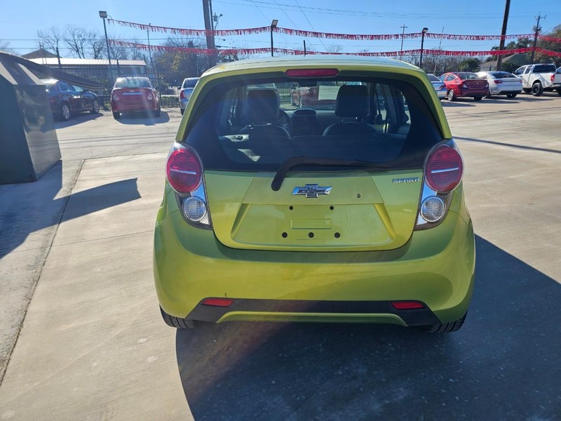 Chevrolet Spark Vehicle Image 04