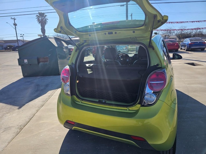 Chevrolet Spark Vehicle Image 05