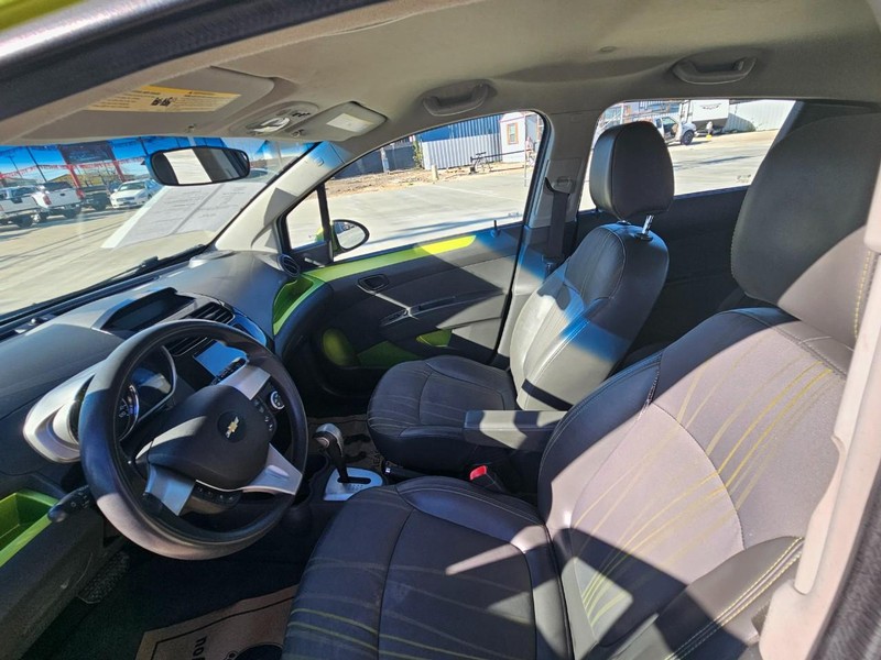 Chevrolet Spark Vehicle Image 12