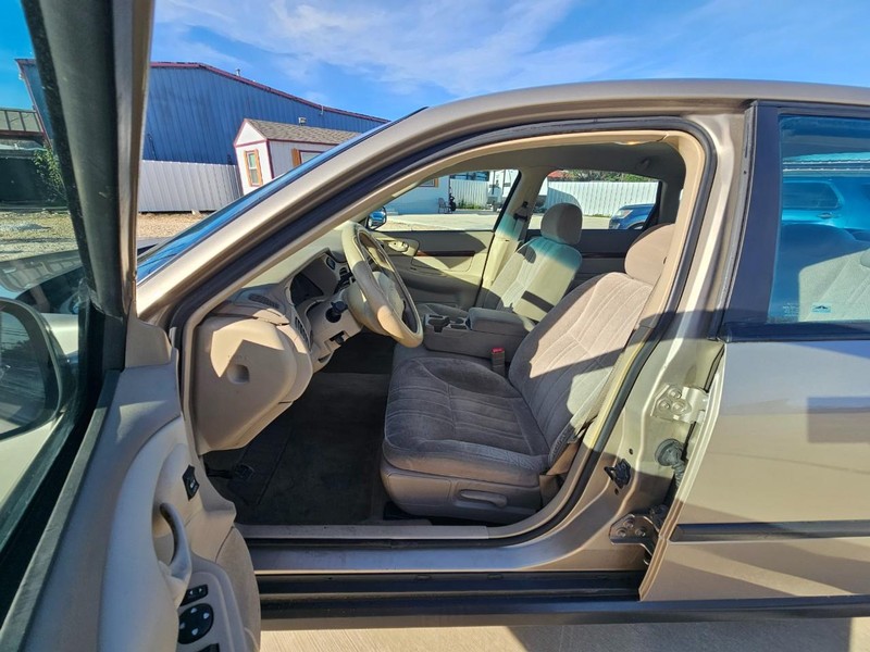 Chevrolet Impala Vehicle Image 11