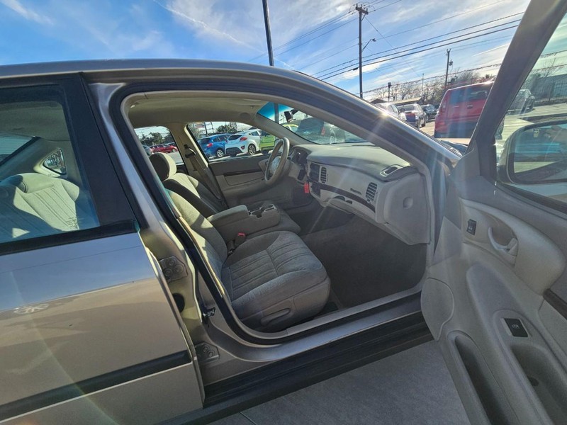 Chevrolet Impala Vehicle Image 15