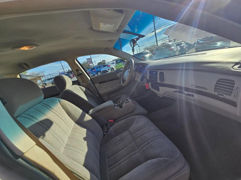 Chevrolet Impala Vehicle Image 16