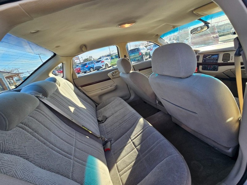 Chevrolet Impala Vehicle Image 18