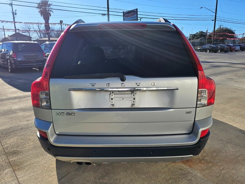 Volvo XC90 Vehicle Image 04