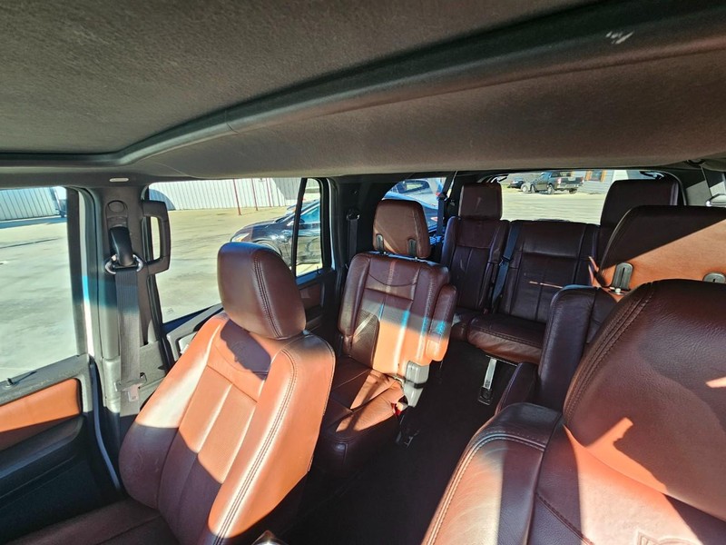 Ford Expedition EL Vehicle Image 15