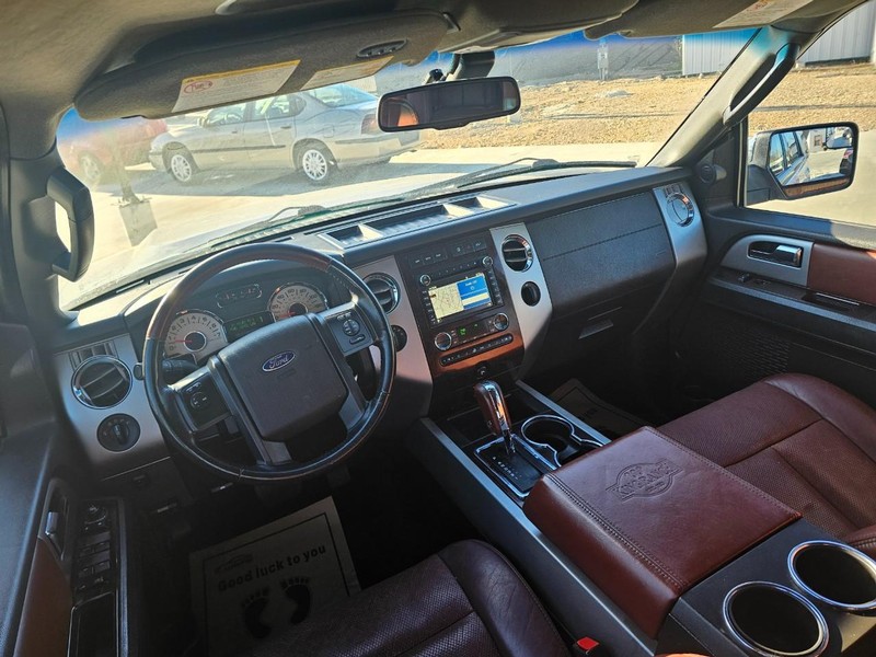Ford Expedition EL Vehicle Image 16