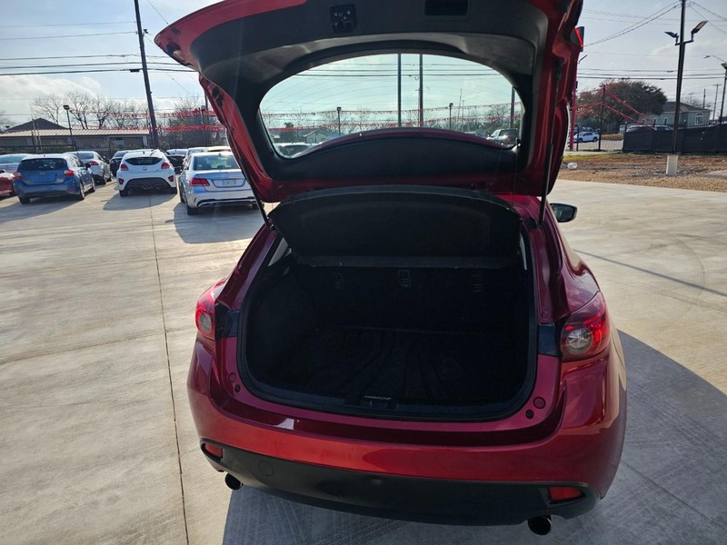 Mazda MAZDA3 Vehicle Image 05