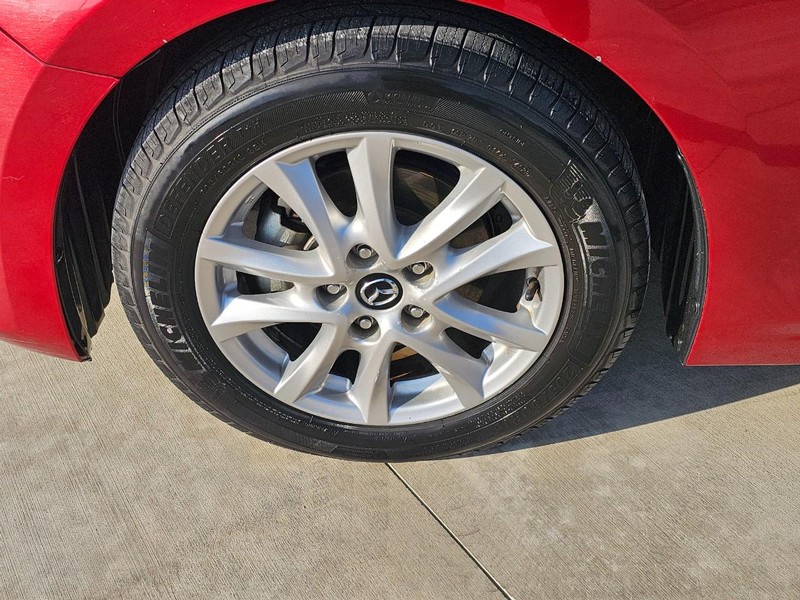 Mazda MAZDA3 Vehicle Image 11