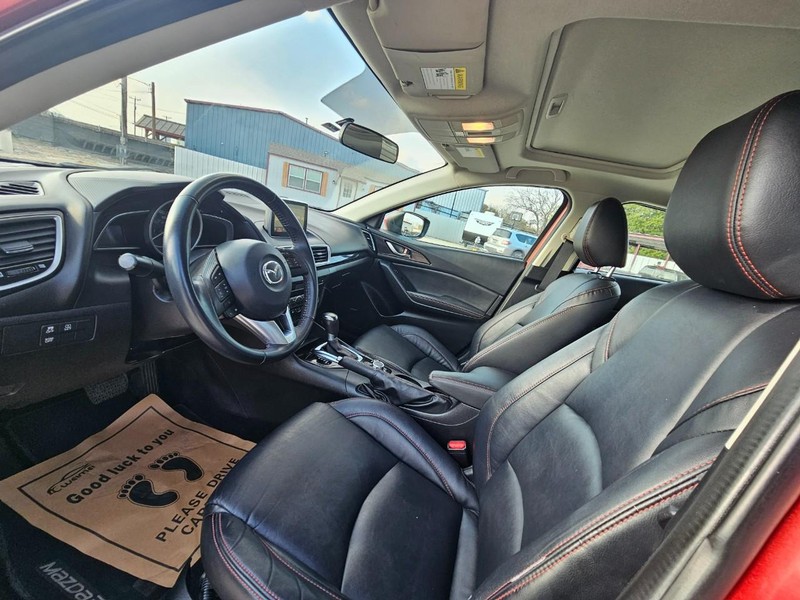 Mazda MAZDA3 Vehicle Image 13