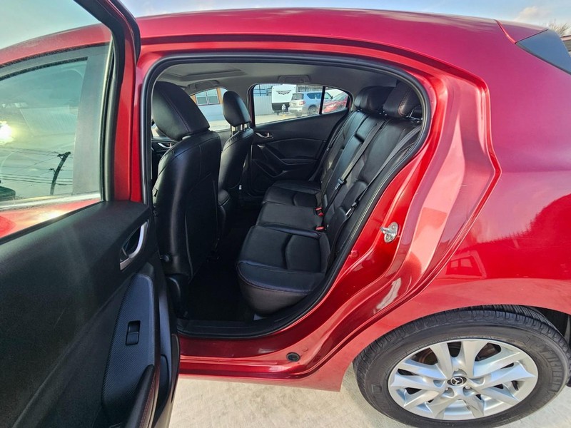 Mazda MAZDA3 Vehicle Image 14