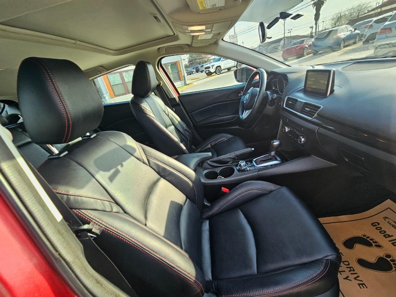 Mazda MAZDA3 Vehicle Image 17