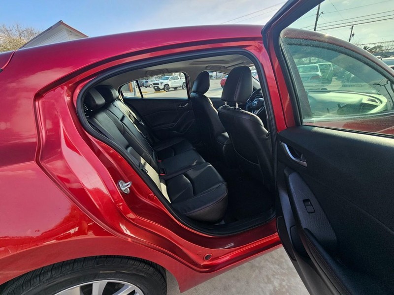 Mazda MAZDA3 Vehicle Image 18