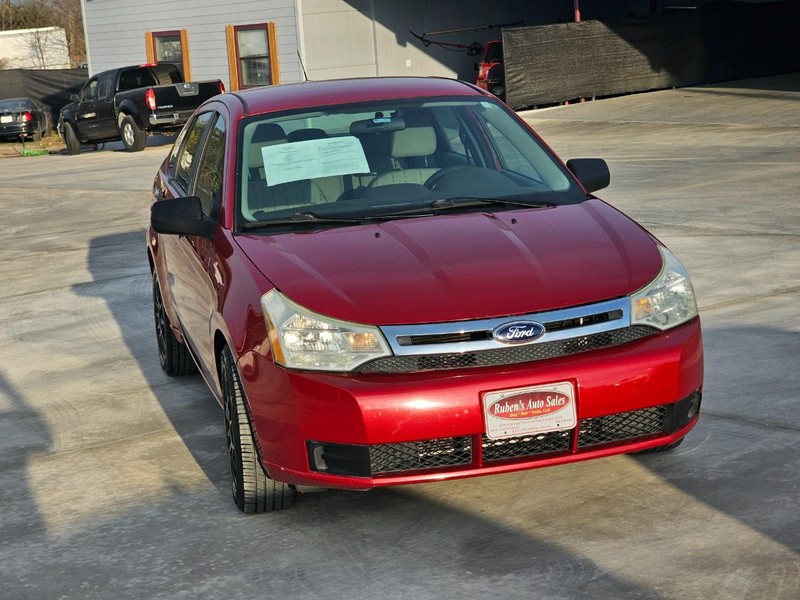 Ford Focus Vehicle Full-screen Gallery Image 08