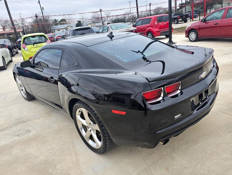 Chevrolet Camaro Vehicle Full-screen Gallery Image 03
