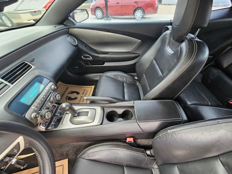 Chevrolet Camaro Vehicle Full-screen Gallery Image 11