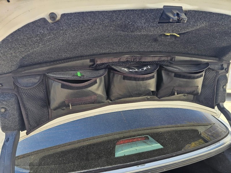 Toyota Avalon Vehicle Full-screen Gallery Image 07