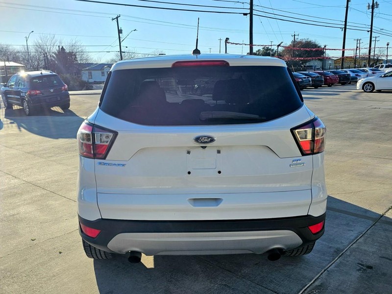 Ford Escape Vehicle Image 04