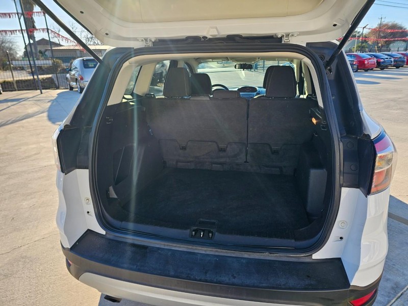 Ford Escape Vehicle Image 05