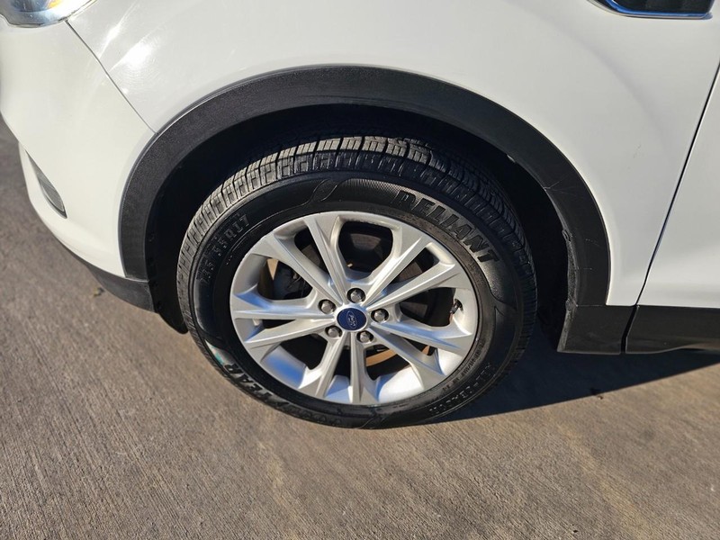 Ford Escape Vehicle Image 11