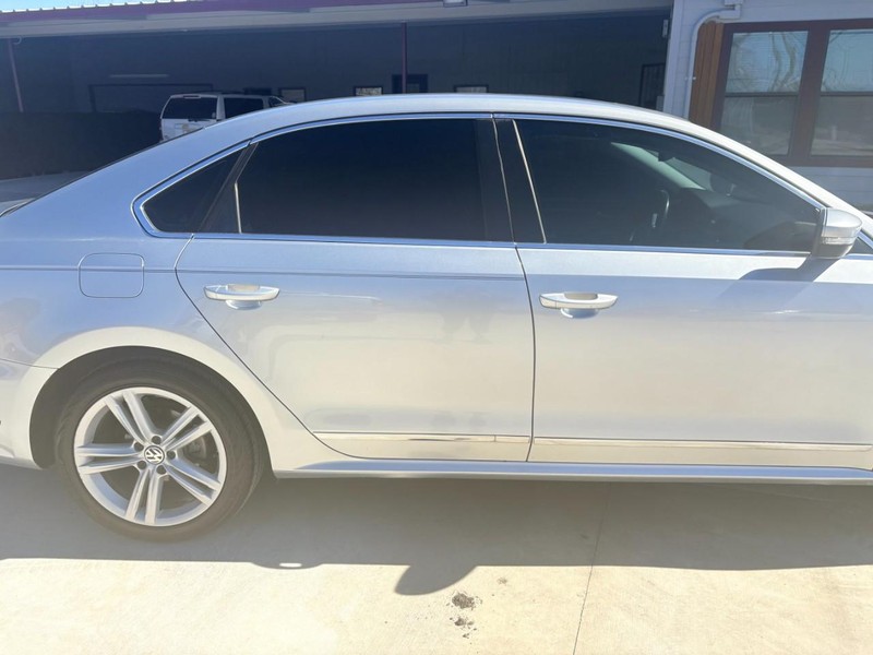 Volkswagen Passat Vehicle Image 08