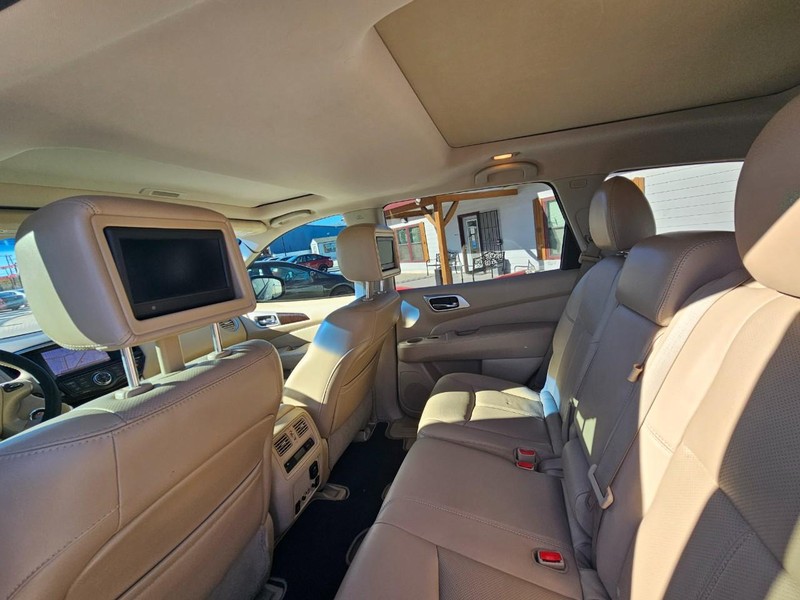 Nissan Pathfinder Vehicle Image 13