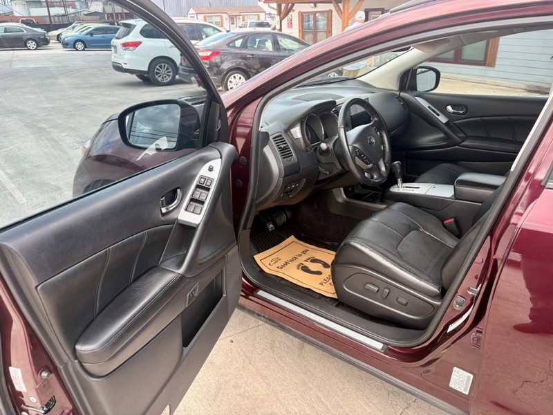 Nissan Murano Vehicle Image 09