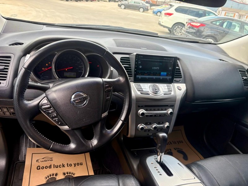 Nissan Murano Vehicle Image 13