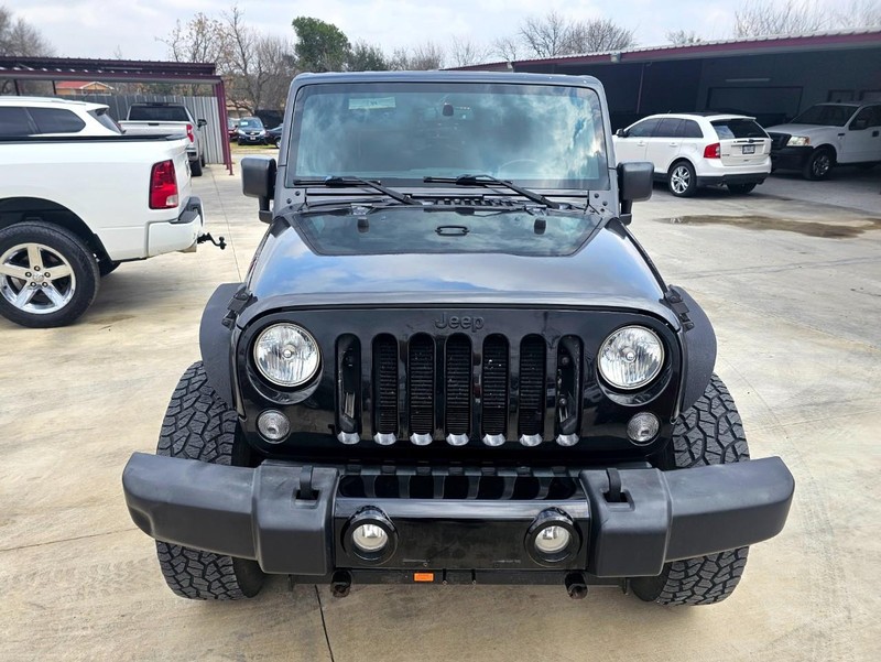 Jeep Wrangler Vehicle Full-screen Gallery Image 10