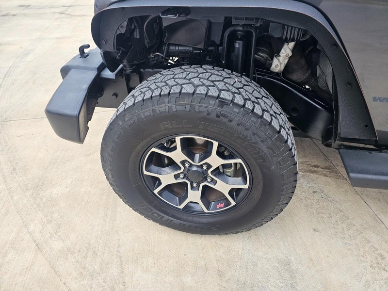 Jeep Wrangler Vehicle Full-screen Gallery Image 11