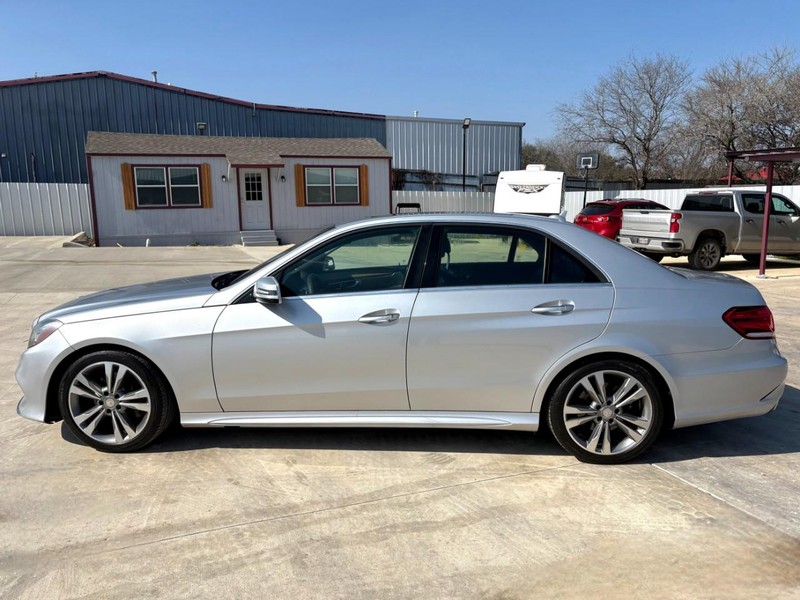 Mercedes-Benz E-Class Vehicle Image 02