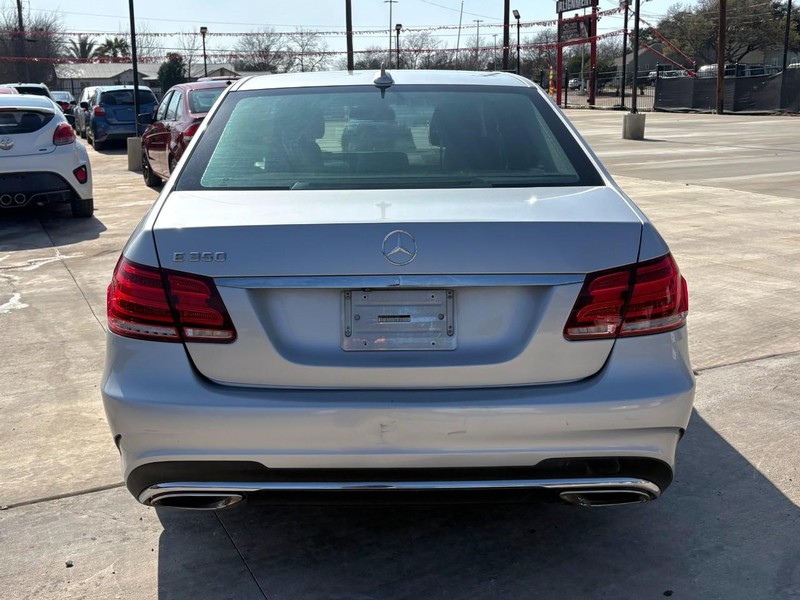 Mercedes-Benz E-Class Vehicle Image 04